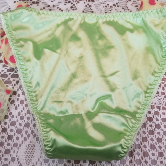 Vintage Inspired RARE Lime Green Satin Pantie - Picture 4 of 9